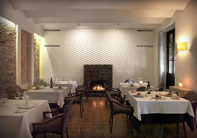 簡易ホテル Montsant