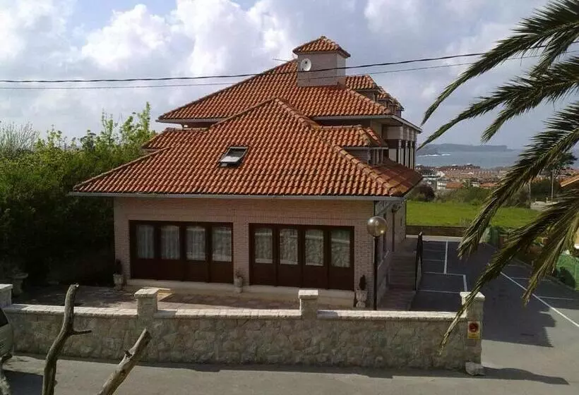 בית מלון כפרי Alemar