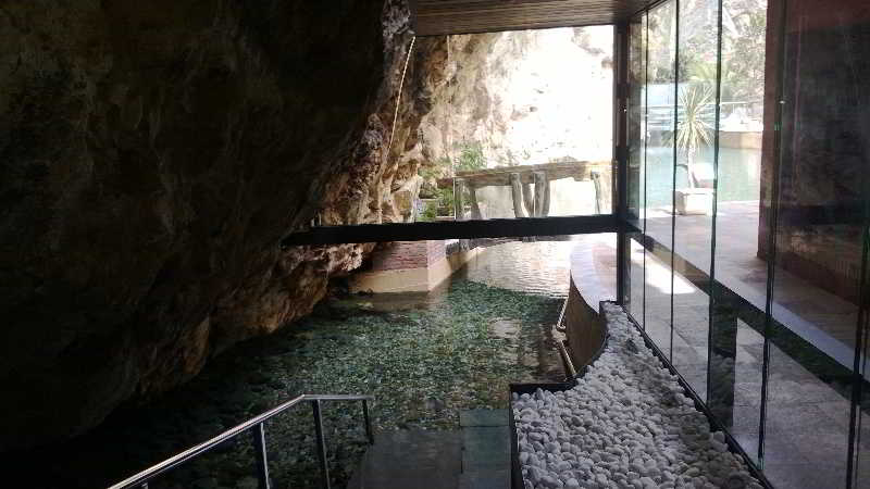 هتل Balneario De La Virgen