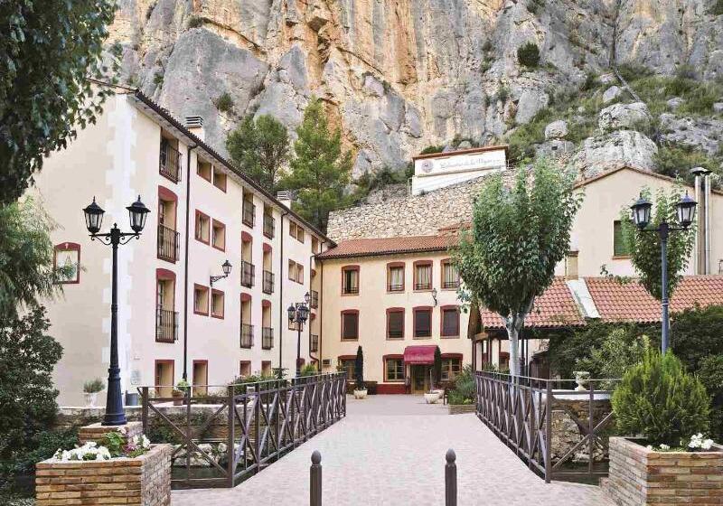 هتل Balneario De La Virgen