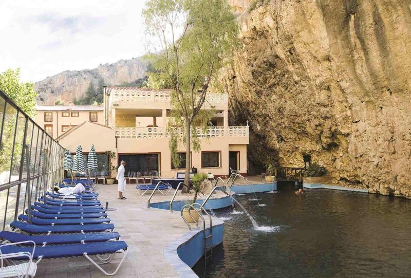 هتل Balneario De La Virgen