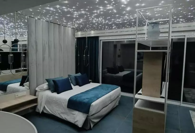 هتل Canyelles Platja