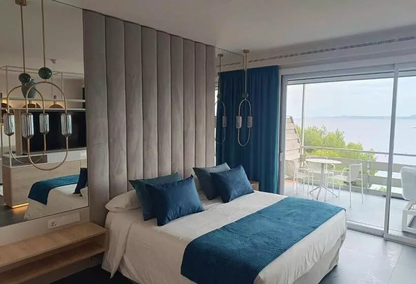 هتل Canyelles Platja