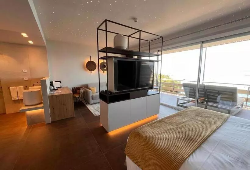 هتل Canyelles Platja