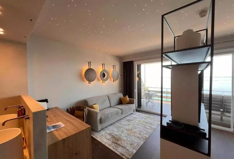 هتل Canyelles Platja