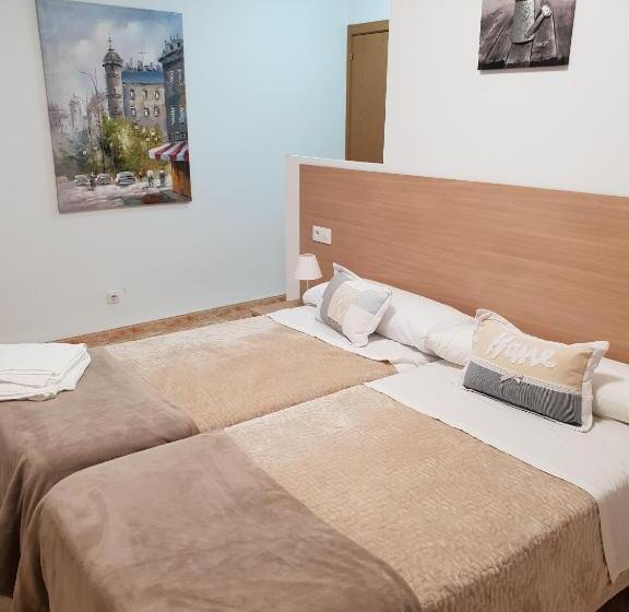 هتل Complejo Turistico La Pinada