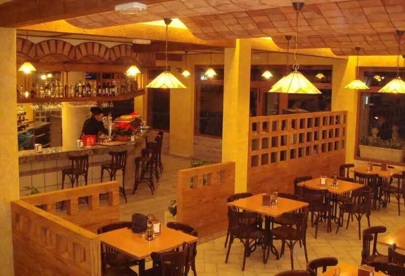 Hotel Complejo Turistico La Pinada