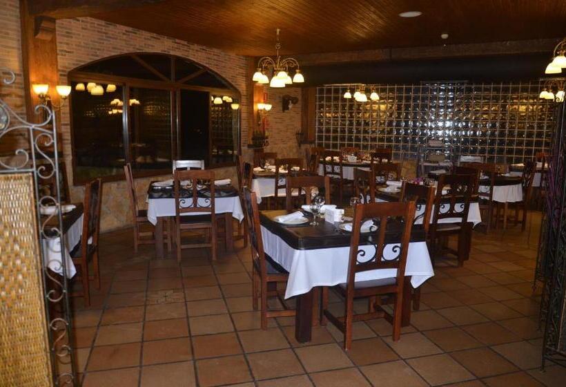 هتل Complejo Turistico La Pinada