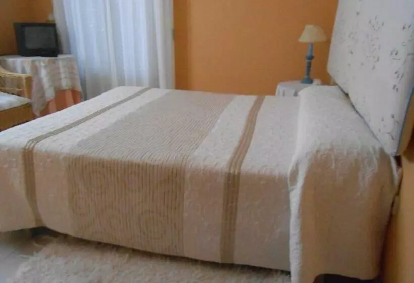 בית מלון כפרי Hostal Burgos