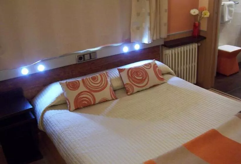 Отель Hostal El Carmen