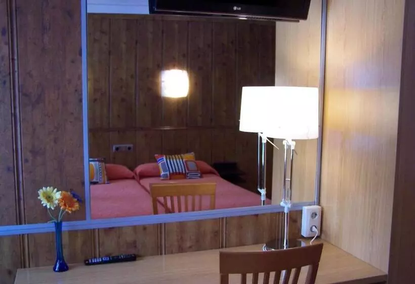 Отель Hostal El Carmen