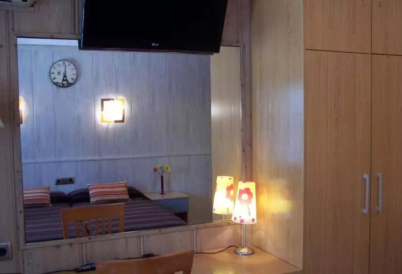 Отель Hostal El Carmen