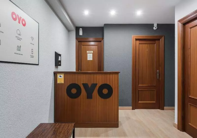 فندق Hostal Uría