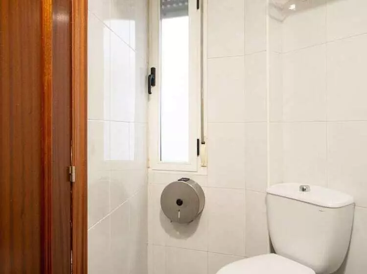 فندق Hostal Uría