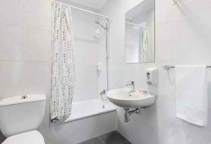 فندق Hostal Uría