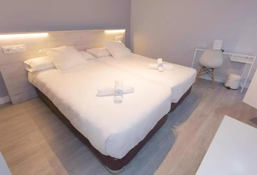 בית מלון כפרי Hostal Viena