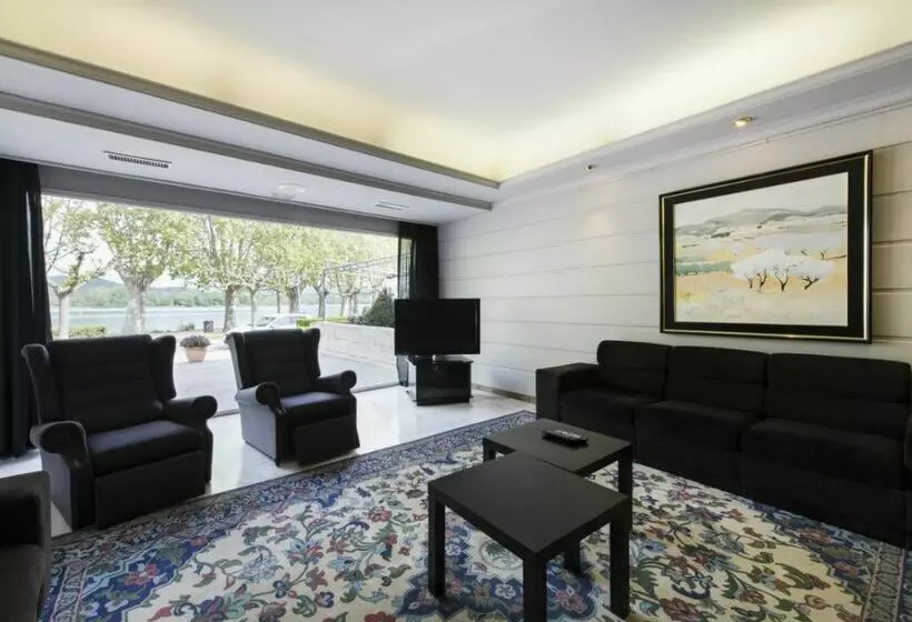 בית מלון כפרי Mirallac