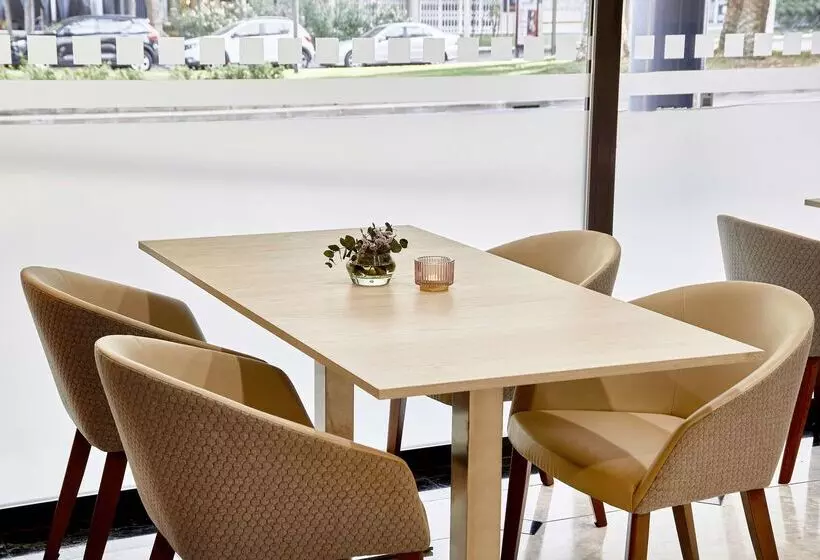 Hotel NH Ciutat De Reus