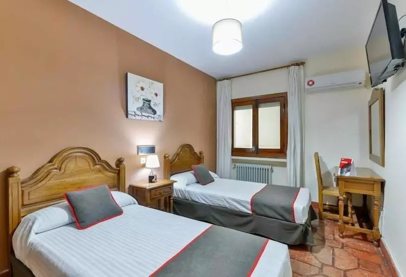 Отель Hostal Alfonso Xi