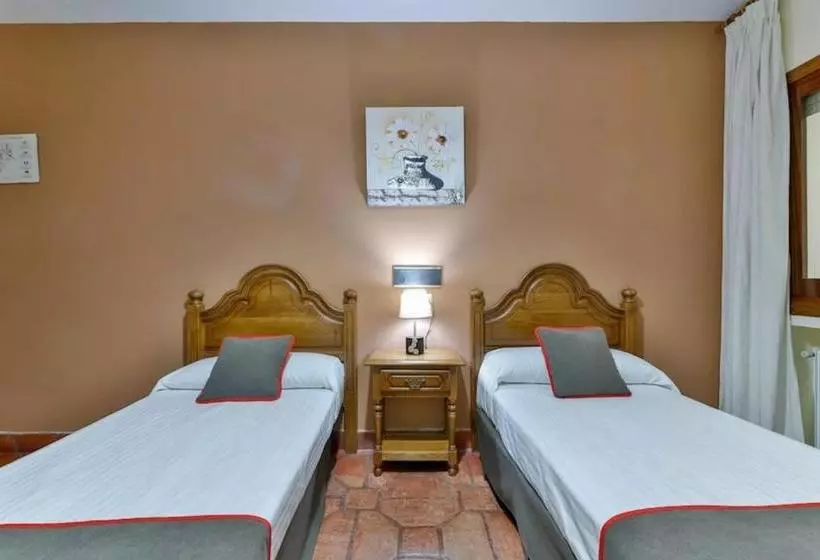 Отель Hostal Alfonso Xi