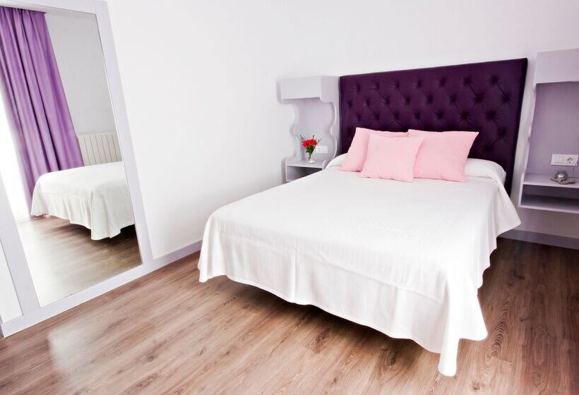 בית מלון כפרי Campomar Playa