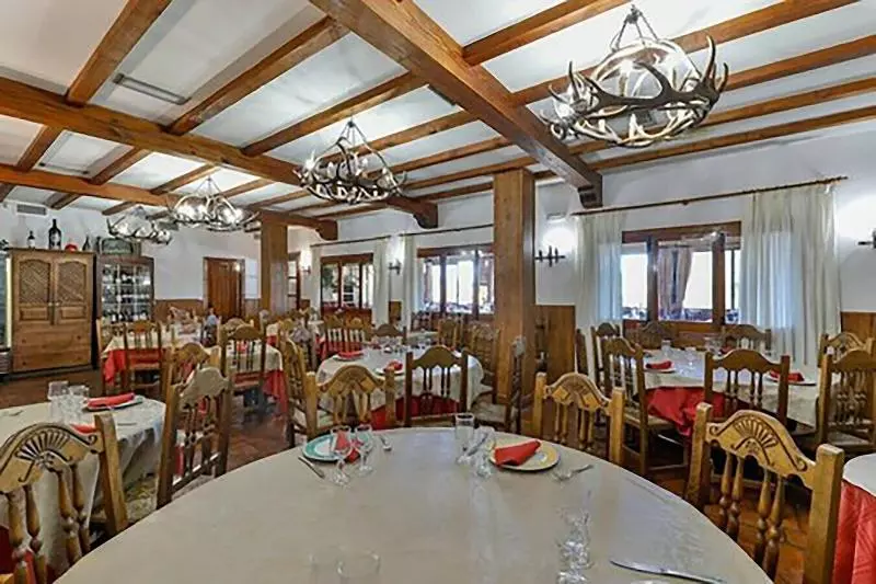 Отель Hostal Alfonso Xi