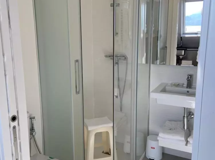 هتل Hostal Antolín