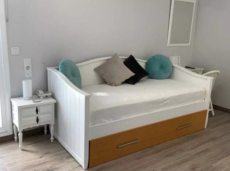 هتل Hostal Antolín