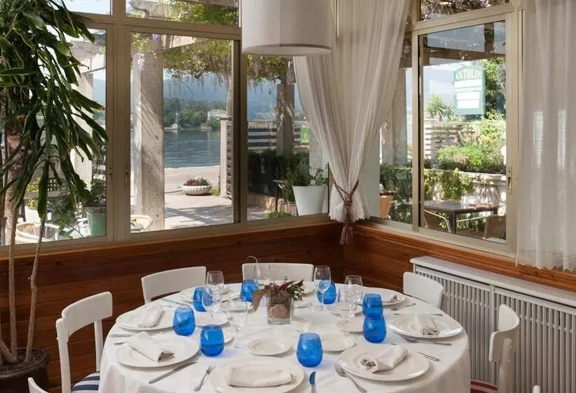 هتل Hostal Antolín