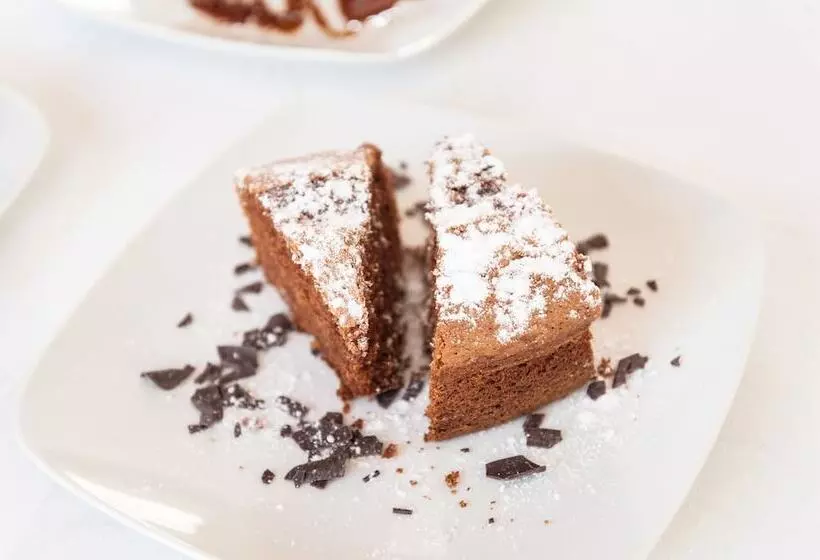 هتل Hostal Antolín