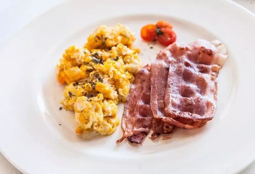 هتل Hostal Antolín