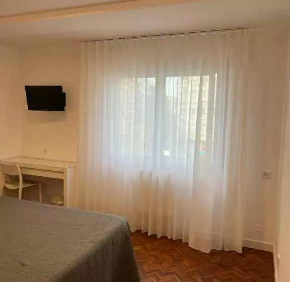 בית מלון כפרי Hostal Charo Ii