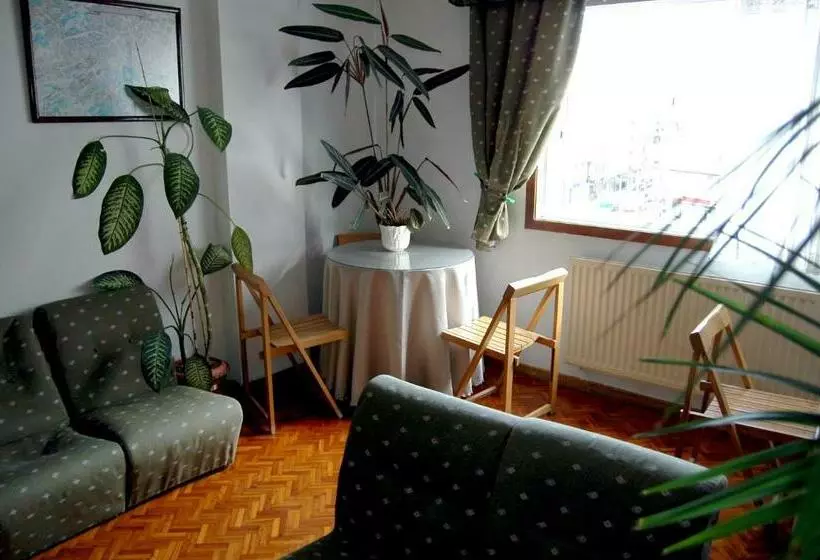 בית מלון כפרי Hostal Charo Ii