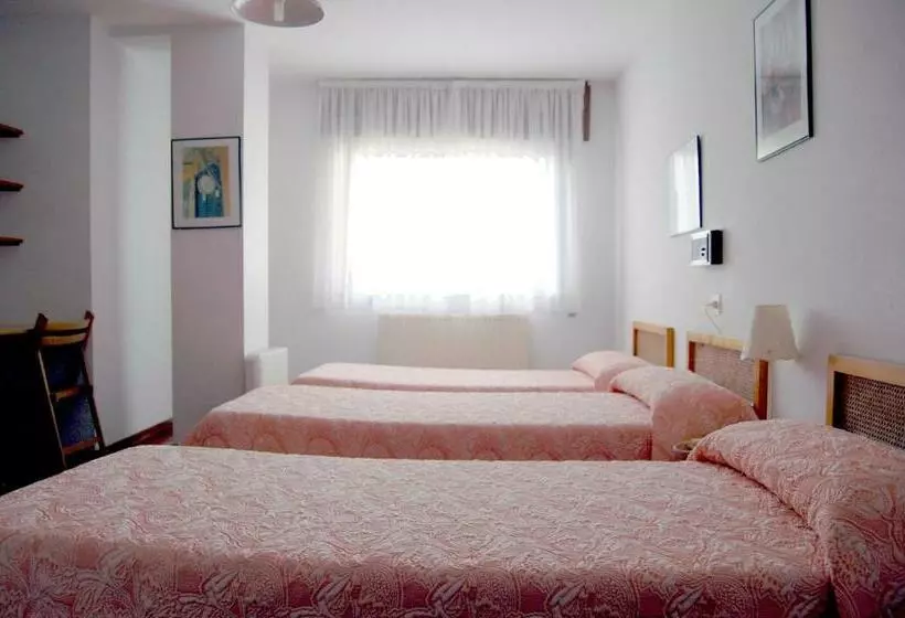 בית מלון כפרי Hostal Charo Ii