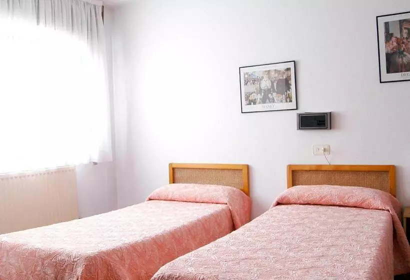 בית מלון כפרי Hostal Charo Ii