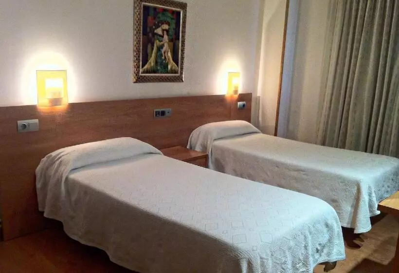 فندق Hostal Del Carmen