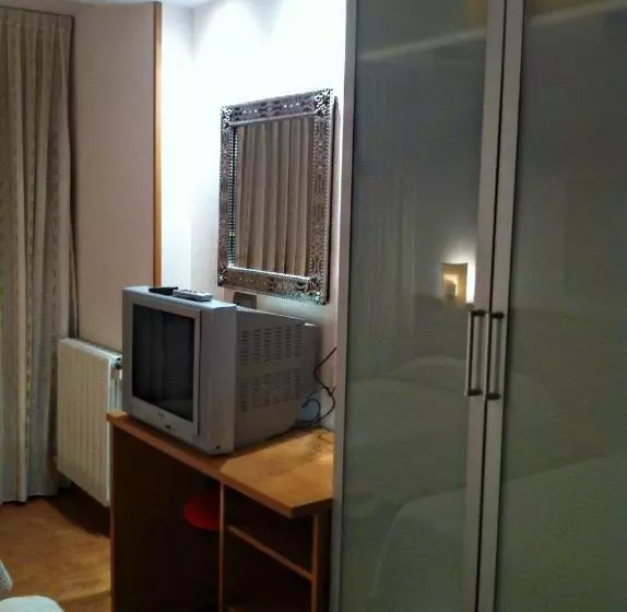 فندق Hostal Del Carmen