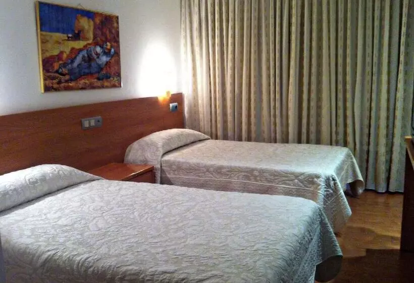 فندق Hostal Del Carmen