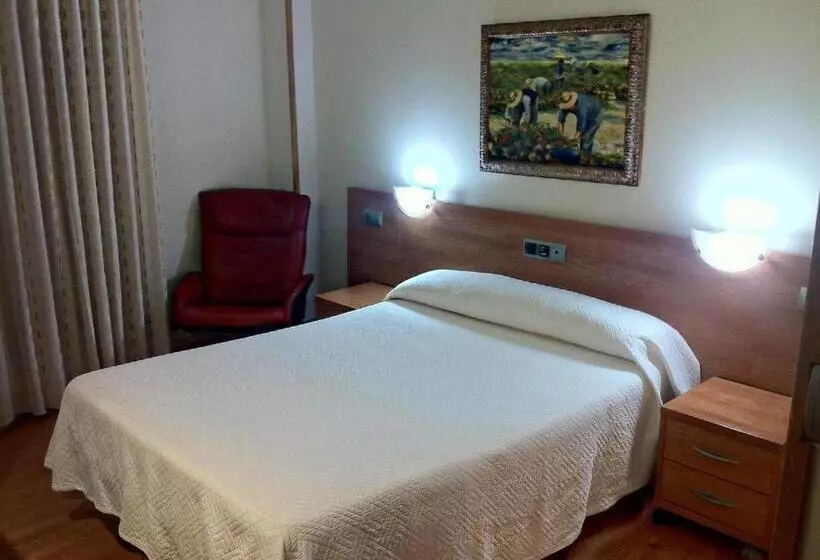 فندق Hostal Del Carmen