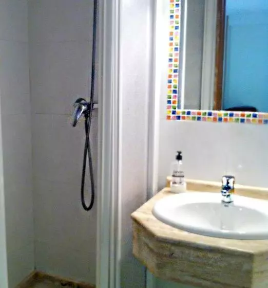 فندق Hostal Del Carmen