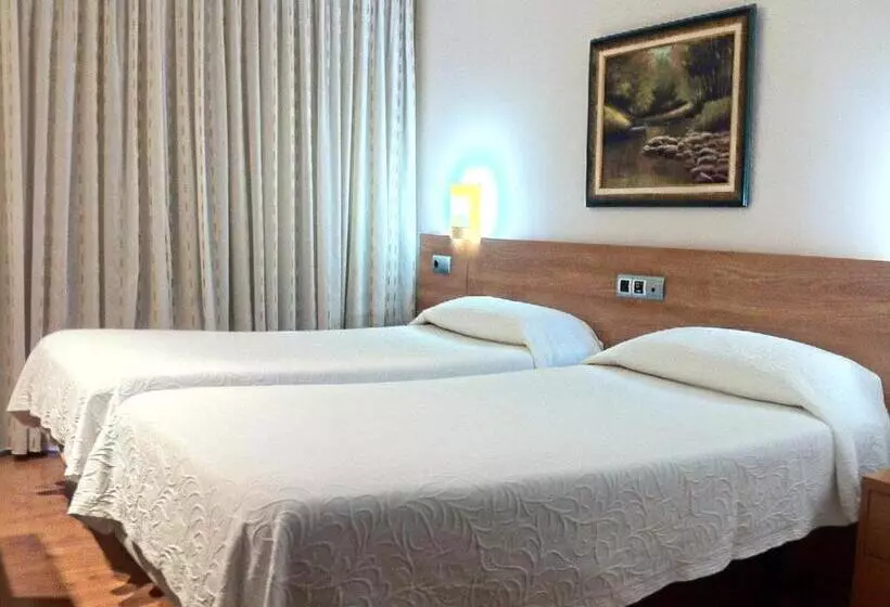 فندق Hostal Del Carmen