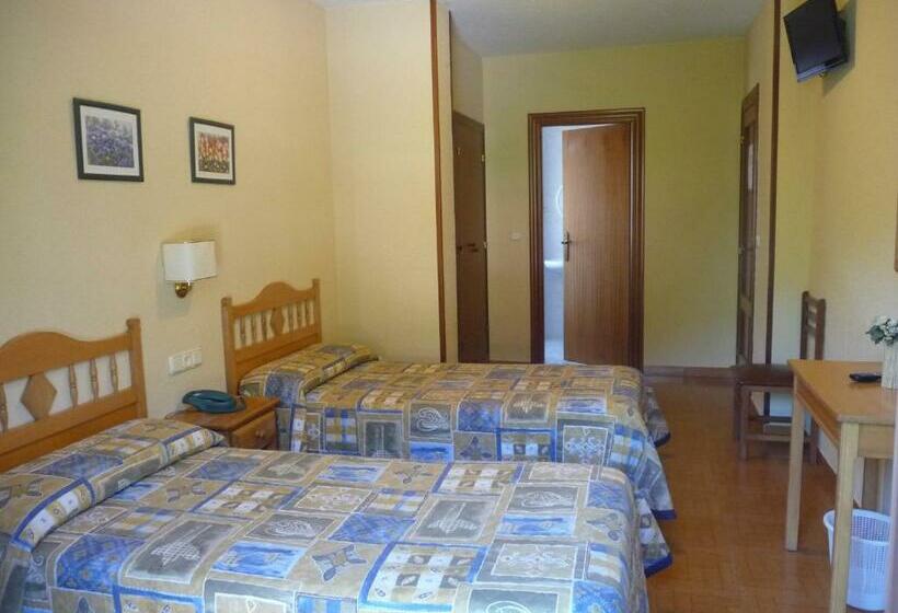 فندق Hostal Gogar