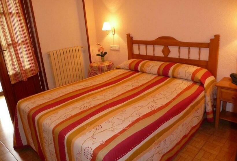 فندق Hostal Gogar