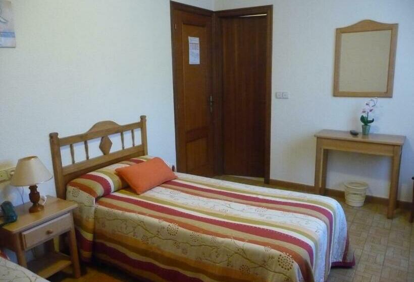 فندق Hostal Gogar