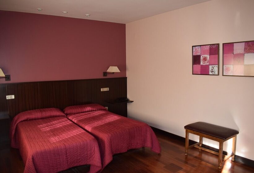 Отель Hostal La Bamba