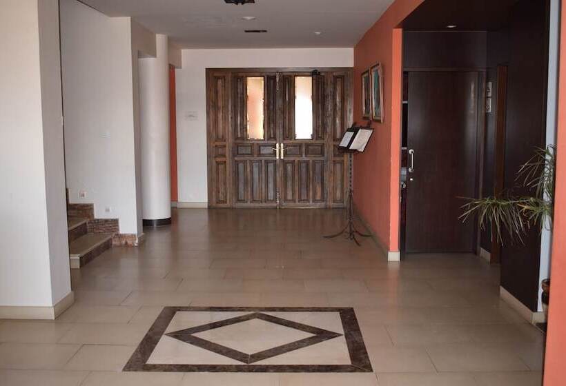 Отель Hostal La Bamba