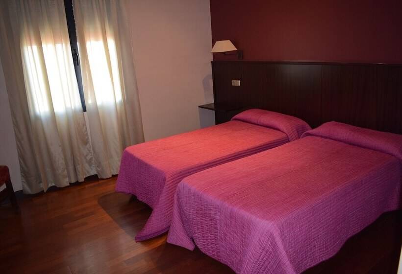 Отель Hostal La Bamba