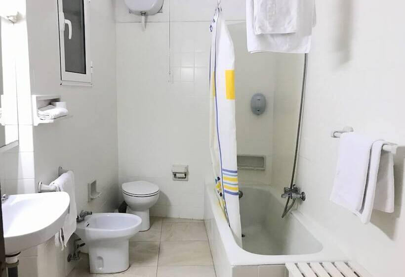 هتل Hostal La Mexicana