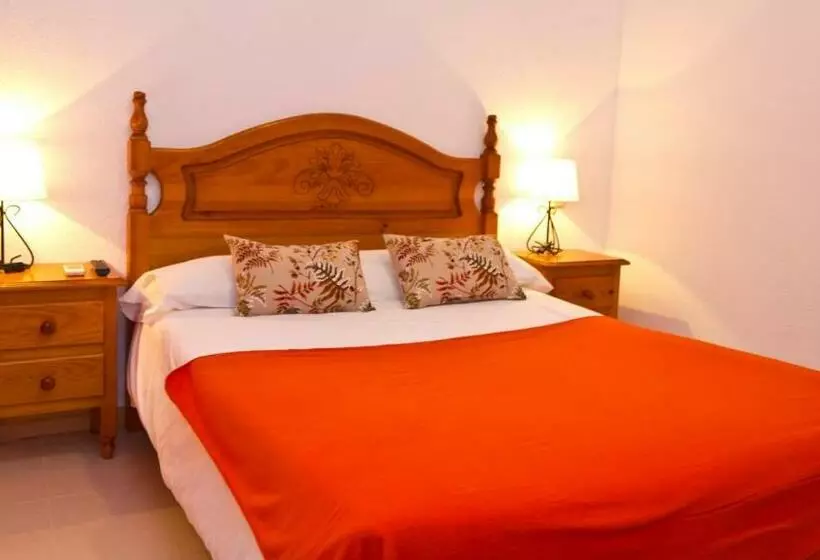 هتل Hostal Restaurante El Mirador