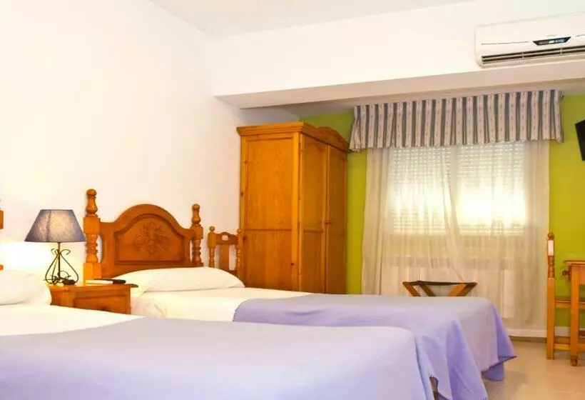 هتل Hostal Restaurante El Mirador